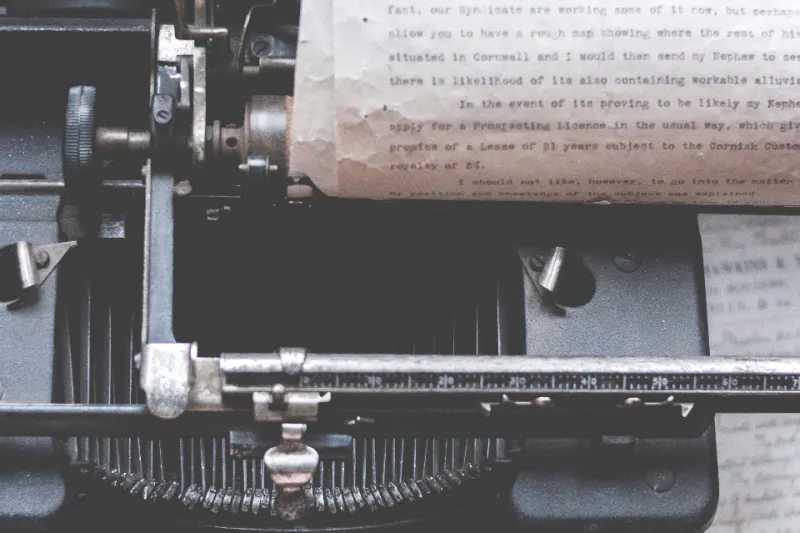 Esempio di tipo frase che corregge un paragrafo scritto in maiuscolo