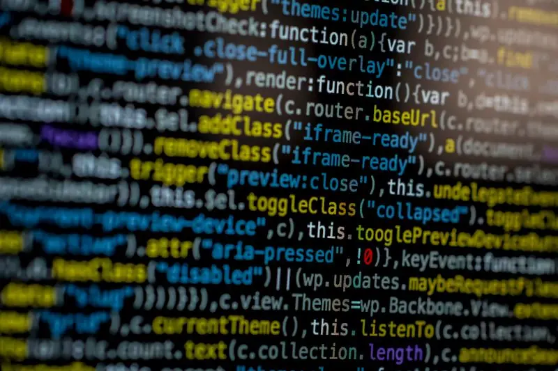 Esempio di camelCase: "user first name" diventa userFirstName